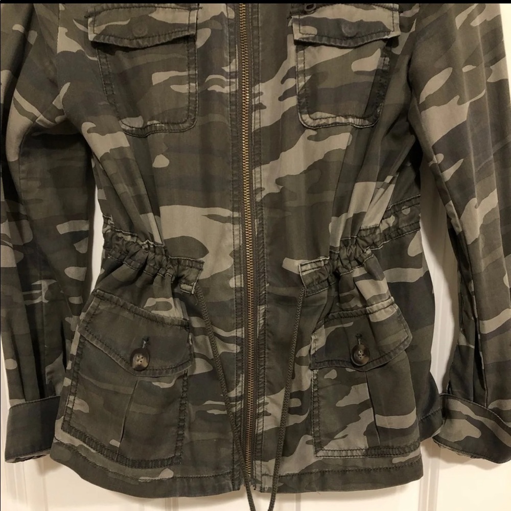EXPRESS Camo Silky Soft Twill Military Jacket SM